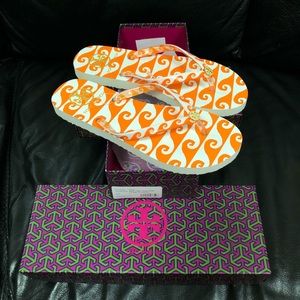 Tory Burch Orange Groove Wave Flip Flops Size 7